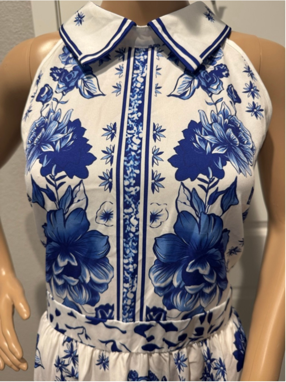 Women's Unbranded White & Blue Floral Halter Maxi Dress L - Picture 2 of 10
